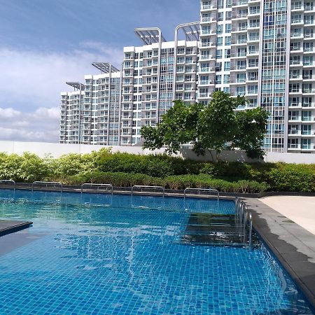 セブ市 Mactan Newtown With Sun Set And Garden Viewアパートホテル エクステリア 写真