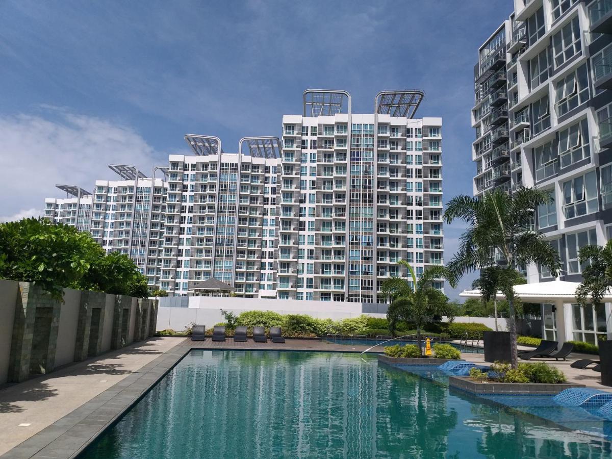 セブ市 Mactan Newtown With Sun Set And Garden Viewアパートホテル エクステリア 写真