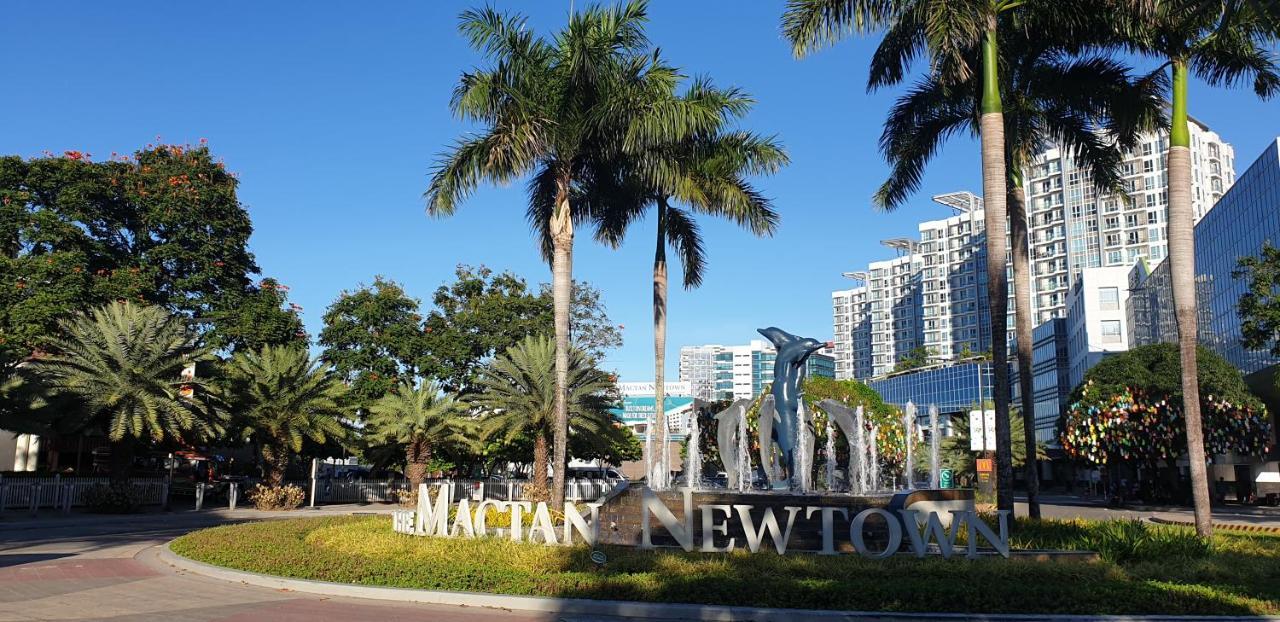 セブ市 Mactan Newtown With Sun Set And Garden Viewアパートホテル エクステリア 写真