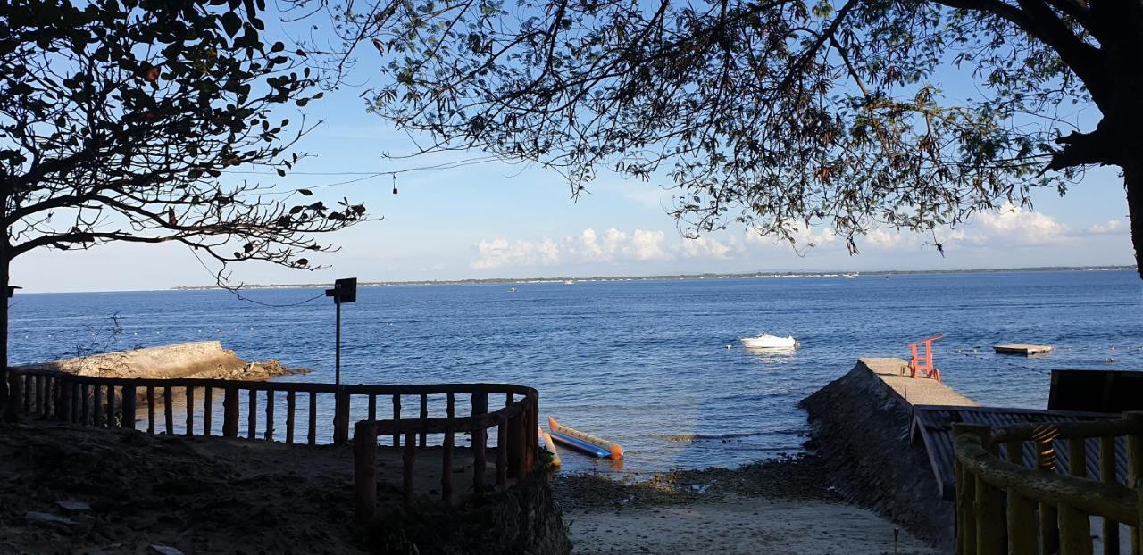 セブ市 Mactan Newtown With Sun Set And Garden Viewアパートホテル エクステリア 写真