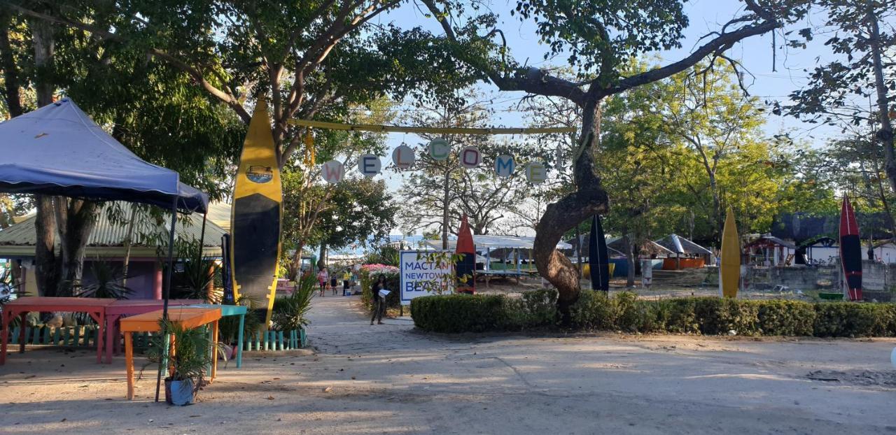 セブ市 Mactan Newtown With Sun Set And Garden Viewアパートホテル エクステリア 写真