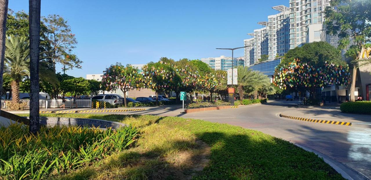 セブ市 Mactan Newtown With Sun Set And Garden Viewアパートホテル エクステリア 写真