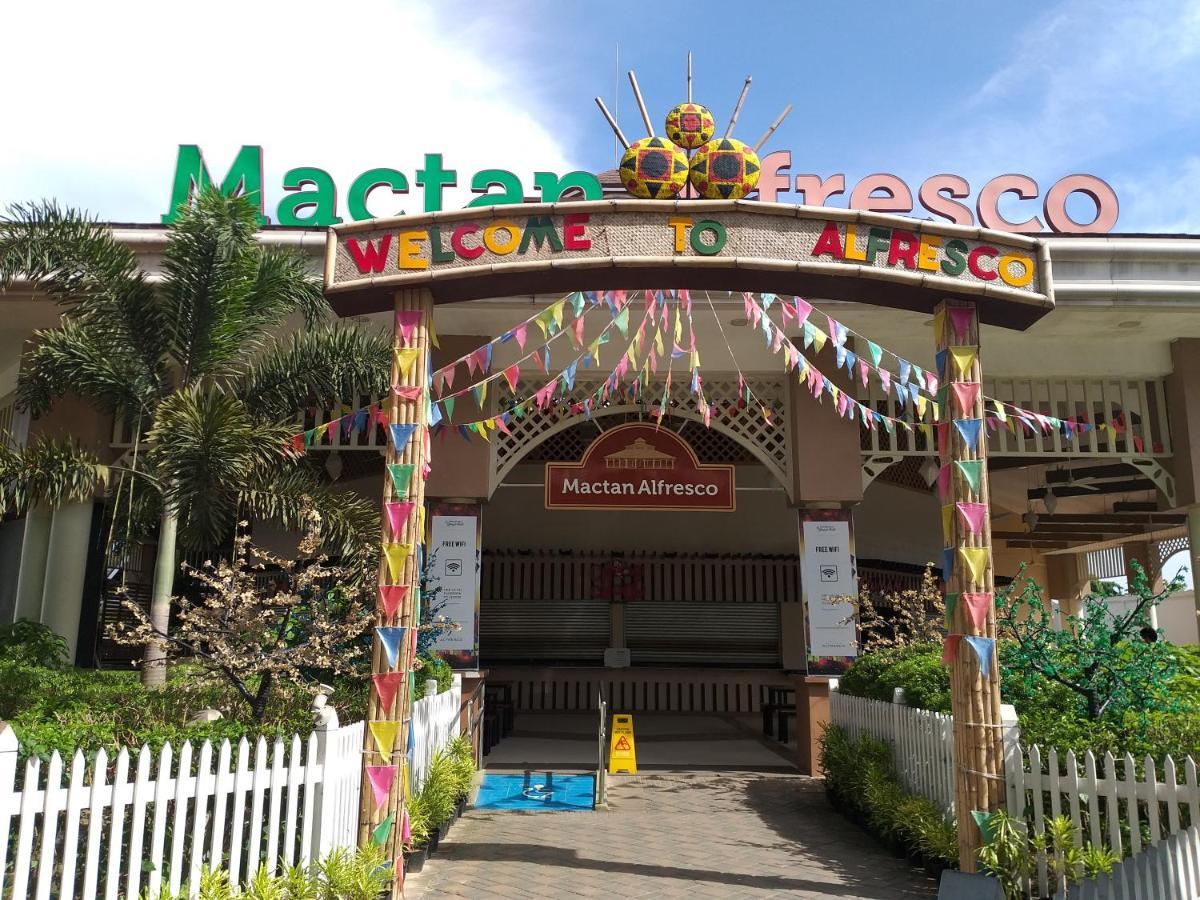 セブ市 Mactan Newtown With Sun Set And Garden Viewアパートホテル エクステリア 写真